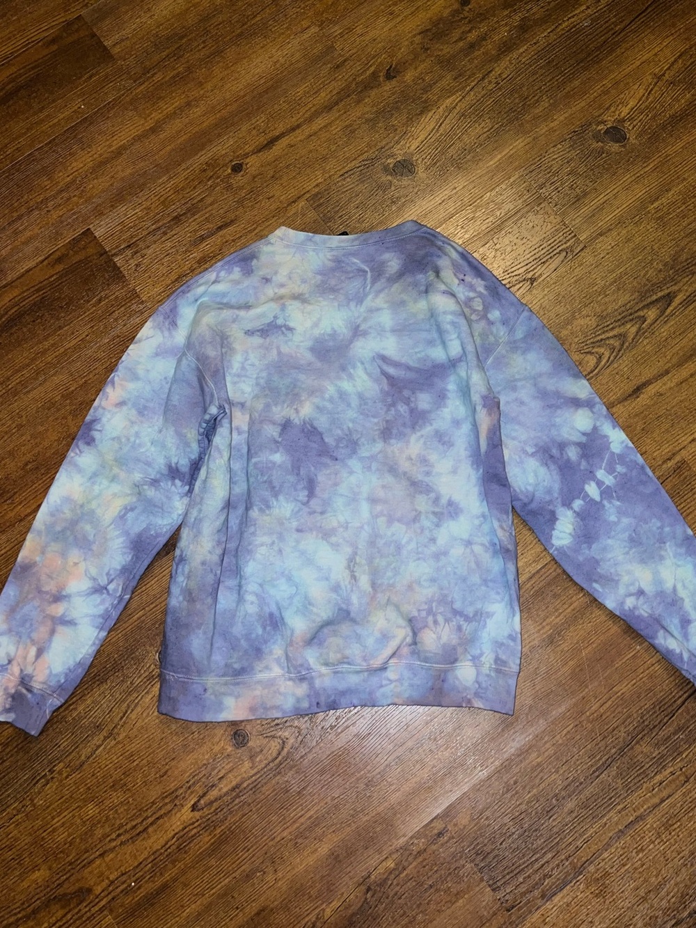 Lavender Tie Dye Reworked Crewneck Sweatshirt TN Children’s Hospital Size M - Picture 4 of 7